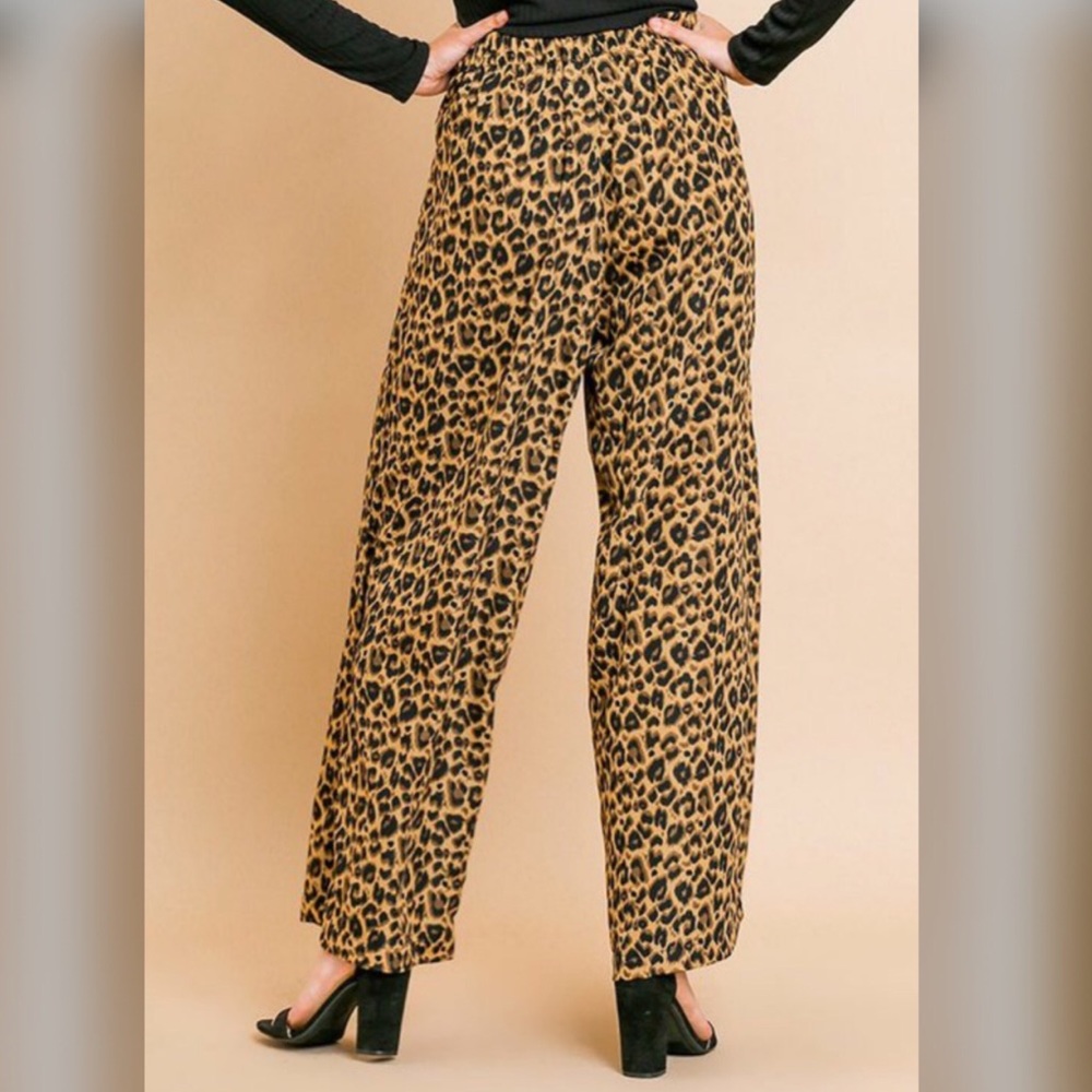 <LAST>High Waist Leopard Wide Leg Front Tie Pants - Picture 3 of 8